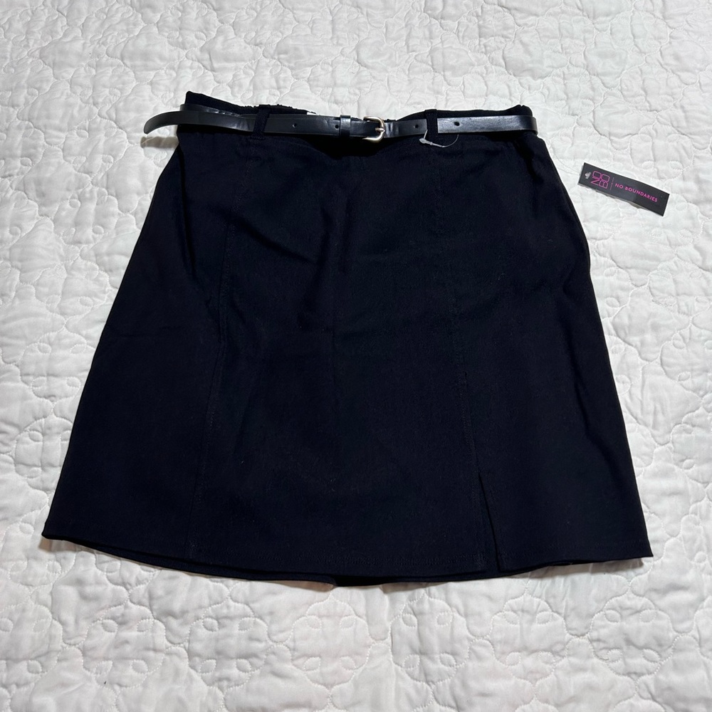 Women’s Junior’s Size Medium (7-9) NWT Black NOBO Millennium Skirt With Belt